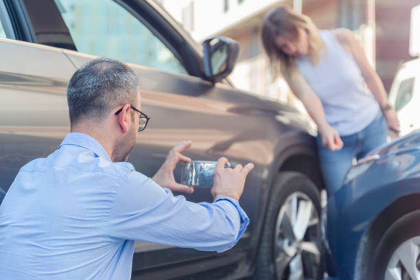 Professional Auto Insurance technician working in California, CA